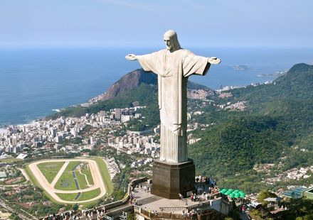 ヒミツを徹底解剖 ブラジル コルコバードの丘の巨大キリスト像 おすすめ旅行を探すならトラベルブック Travelbook ヒミツを徹底解剖 ブラジル コルコバードの丘の巨大キリスト像 おすすめ旅行を探すならトラベルブック Travelbook