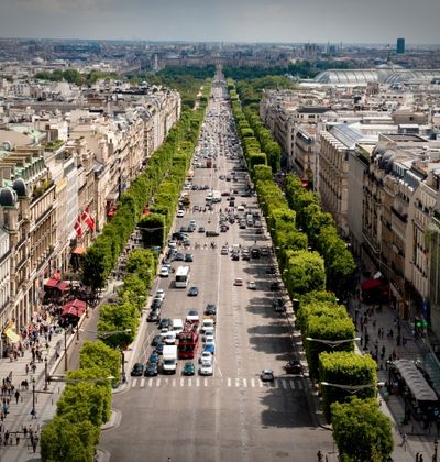 パリ シャンゼリゼ通りで素敵に過ごすお洒落カフェ16選 おすすめ旅行を探すならトラベルブック Travelbook パリ シャンゼリゼ通りで素敵に過ごすお洒落カフェ16選 おすすめ旅行を探すならトラベルブック Travelbook