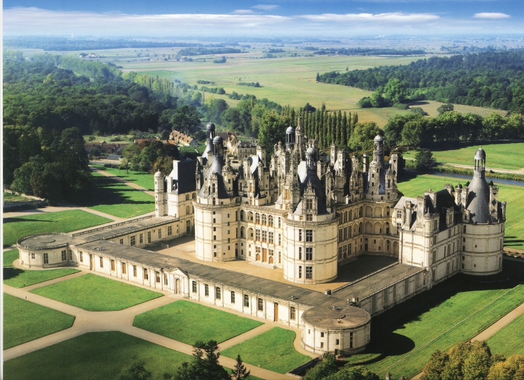 ロワール地方 中世フランスの王族貴族が建てた優雅な古城５選 おすすめ旅行を探すならトラベルブック Travelbook