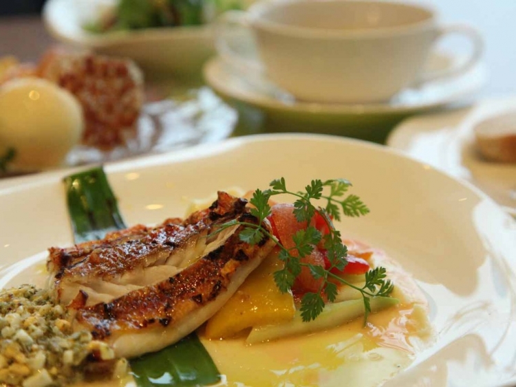 ハワイ オアフ 人気ビュッフェレストラン バイキング５選 ホノルルで食べ放題 おすすめ旅行を探すならトラベルブック Travelbook