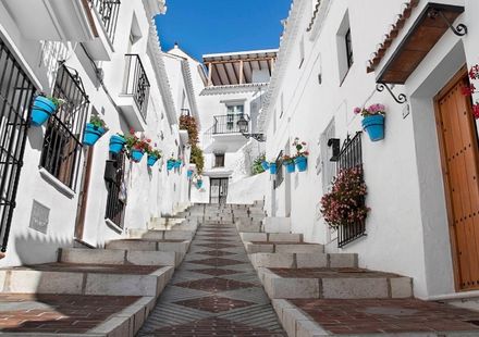 スペイン バルセロナやマドリードだけじゃない 魅力溢れる地方都市5選 おすすめ旅行を探すならトラベルブック Travelbook スペイン バルセロナやマドリードだけじゃない 魅力溢れる地方都市5選 おすすめ旅行を探すならトラベルブック Travelbook