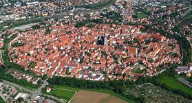 ドイツ 進撃の巨人の世界のモデルになった ネルトリンゲン の楽しみ方 おすすめ旅行を探すならトラベルブック Travelbook