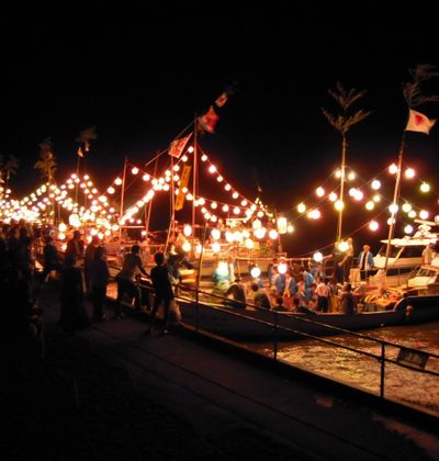 九州 夜に映える水と光が美しい夏祭り5選 おすすめ旅行を探すならトラベルブック Travelbook 九州 夜に映える水と光が美しい夏祭り5選 おすすめ旅行を探すならトラベルブック Travelbook