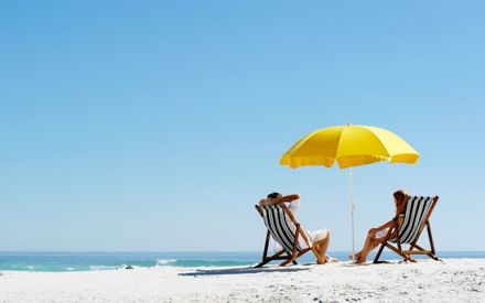 ビーチタイムにくつろぎを与えてくれる便利グッズを紹介 おすすめ旅行を探すならトラベルブック Travelbook