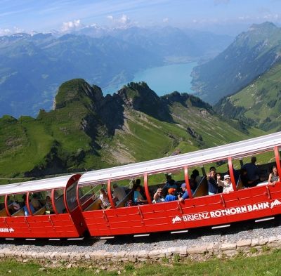 スイス旅行で絶対乗りたい アルプスを疾走する絶景の登山鉄道5選 おすすめ旅行を探すならトラベルブック Travelbook スイス旅行で絶対乗りたい アルプスを疾走する絶景の登山鉄道5選 おすすめ旅行を探すならトラベルブック Travelbook
