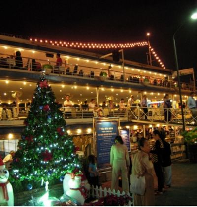 ホーチミン ベトナムの美しい夜景を楽しむサイゴン川でのディナークルーズ5選 おすすめ旅行を探すならトラベルブック Travelbook ホーチミン ベトナムの美しい夜景を楽しむサイゴン川でのディナークルーズ5選 おすすめ旅行を探すならトラベルブック Travelbook