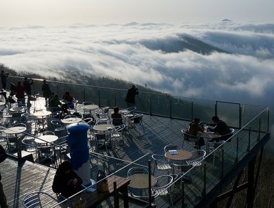 北海道 雲海テラス観光のポイント ゴンドラに揺られて楽に絶景を楽しめる おすすめ旅行を探すならトラベルブック Travelbook 北海道 雲海テラス観光のポイント ゴンドラに揺られて楽に絶景を楽しめる おすすめ旅行を探すならトラベルブック Travelbook