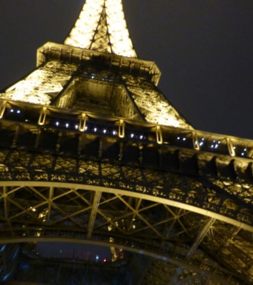 パリ エッフェル塔でディナーを味わう 目も舌も大満足のオプショナルツアー5選 おすすめ旅行を探すならトラベルブック Travelbook