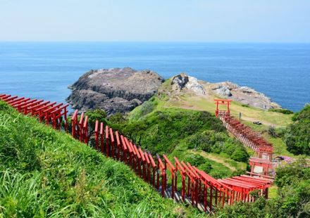 山口 伏見稲荷だけじゃない 鳥居が並ぶ 元乃隅稲成神社 観光ガイド おすすめ旅行を探すならトラベルブック Travelbook 山口 伏見稲荷だけじゃない 鳥居が並ぶ 元乃隅稲成神社 観光ガイド おすすめ旅行を探すならトラベルブック Travelbook