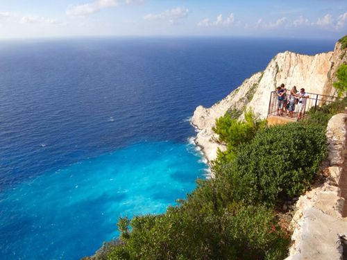 ギリシャ ジブリアニメ 紅の豚 の舞台になったナヴァイオビーチへ おすすめ旅行を探すならトラベルブック Travelbook ギリシャ ジブリアニメ 紅の豚 の舞台になったナヴァイオビーチへ おすすめ旅行を探すならトラベルブック Travelbook