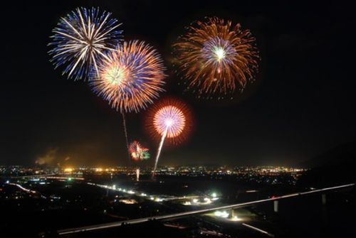 九州の花火大会21 見ごたえ十分な打ち上げ１万発以上の花火大会 おすすめ旅行を探すならトラベルブック Travelbook