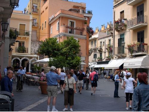 イタリア セレブリゾートのタオルミーナからのシチリア観光現地ツアー１０選 おすすめ旅行を探すならトラベルブック Travelbook