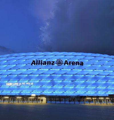 2ページ目 ドイツサッカーの名門バイエルン ミュンヘンの本拠地 アリアンツ アレーナ とは おすすめ旅行を探すならトラベルブック Travelbook 2ページ目 ドイツサッカーの名門バイエルン ミュンヘンの本拠地 アリアンツ アレーナ とは おすすめ旅行を探すならトラベルブック Travelbook