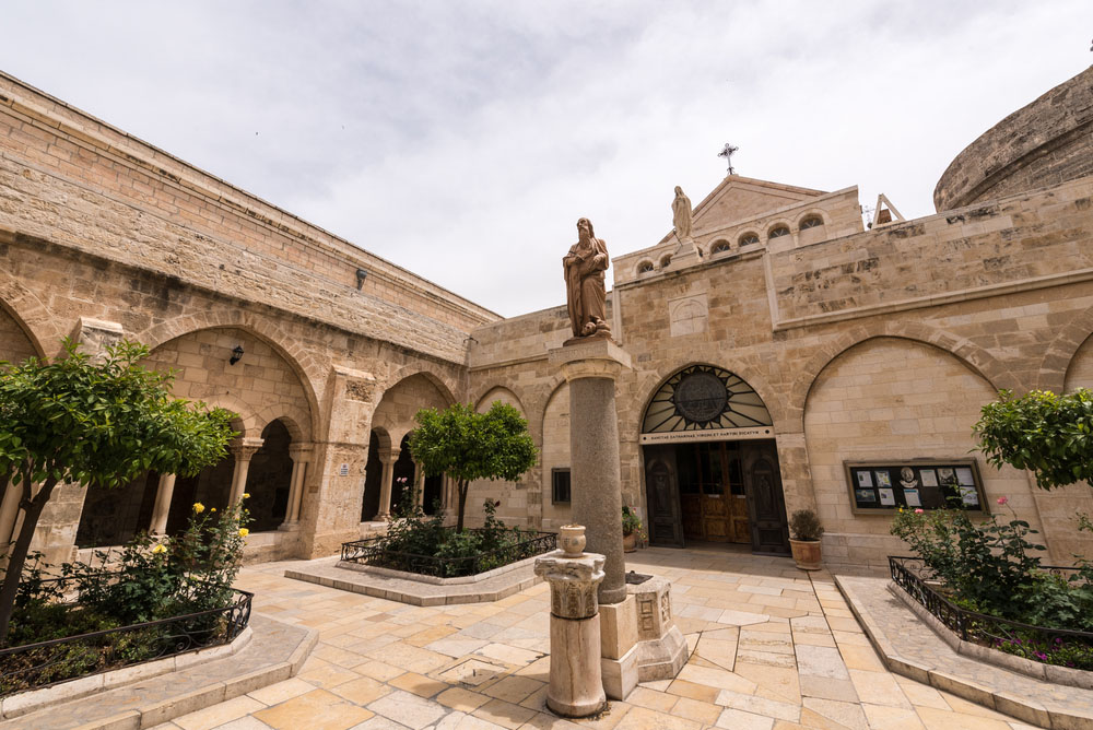 パレスチナ イエス キリスト生誕の地 ベツレヘムの聖誕教会と巡礼路 おすすめ旅行を探すならトラベルブック Travelbook