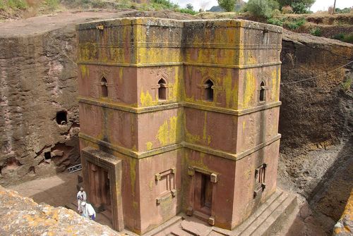 エチオピア アフリカに伝わった原始キリスト教の遺構 ラリベラの岩窟教会群 おすすめ旅行を探すならトラベルブック Travelbook