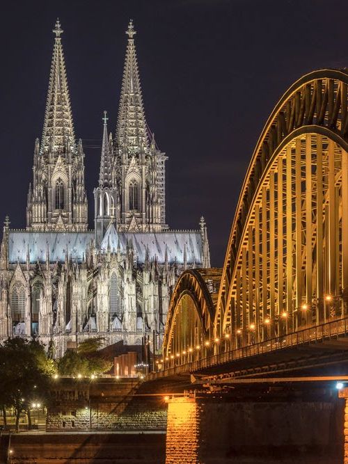 ドイツ 世界最大のゴシック建築 ケルン大聖堂 観光の見どころ 行き方まとめ おすすめ旅行を探すならトラベルブック Travelbook