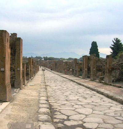 イタリア 一瞬にして壊滅した悲劇の街 ポンペイ遺跡 おすすめ旅行を探すならトラベルブック Travelbook イタリア 一瞬にして壊滅した悲劇の街 ポンペイ遺跡 おすすめ旅行を探すならトラベルブック Travelbook