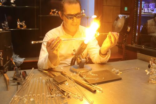 東京ディズニーランド シンデレラのガラスの靴を作ろう 値段や大きさは おすすめ旅行を探すならトラベルブック Travelbook