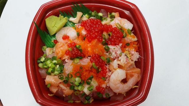 丼丸(どんまる)のおすすめ海鮮丼:写真で見るメニュー全83種 - おすすめ旅行を探すならトラベルブック(TravelBook)