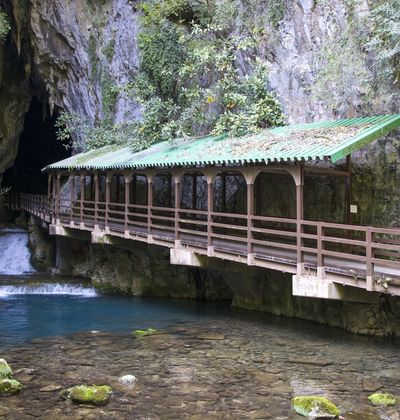 山口 絶景 遊びどころ満載の秋吉台 秋芳洞エリア観光情報まとめ おすすめ旅行を探すならトラベルブック Travelbook 山口 絶景 遊びどころ満載の秋吉台 秋芳洞エリア観光情報まとめ おすすめ旅行を探すならトラベルブック Travelbook