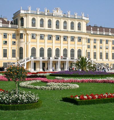 ウィーン 宮殿も庭もコンサートも たっぷり観光したい シェーンブルン宮殿 徹底ガイド おすすめ旅行を探すならトラベルブック Travelbook ウィーン 宮殿も庭もコンサートも たっぷり観光したい シェーンブルン宮殿 徹底ガイド おすすめ旅行を探すならトラベルブック Travelbook