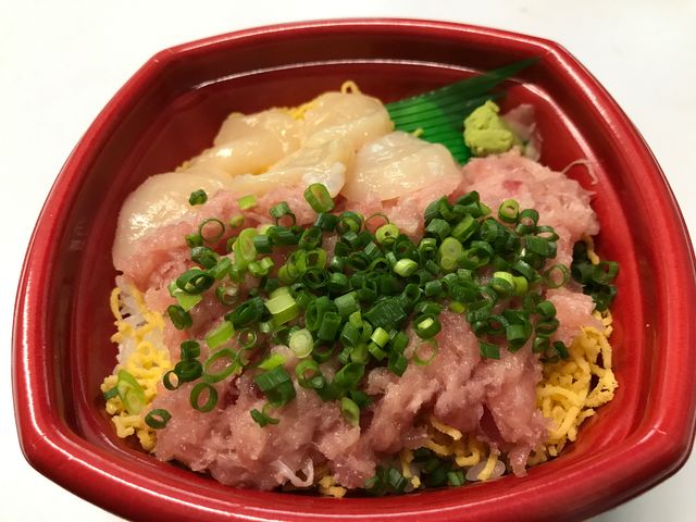 丼丸(どんまる)のおすすめ海鮮丼:写真で見るメニュー全83種 - おすすめ旅行を探すならトラベルブック(TravelBook)
