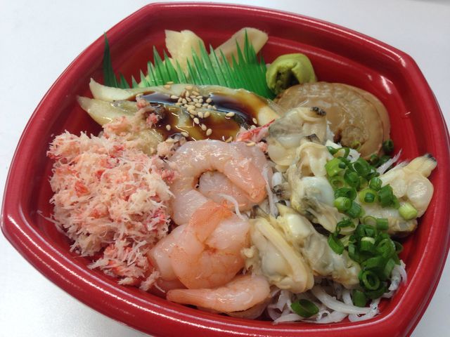 丼丸(どんまる)のおすすめ海鮮丼:写真で見るメニュー全83種 - おすすめ旅行を探すならトラベルブック(TravelBook)