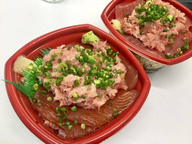 丼丸(どんまる)のおすすめ海鮮丼:写真で見るメニュー全83種 - おすすめ旅行を探すならトラベルブック(TravelBook)