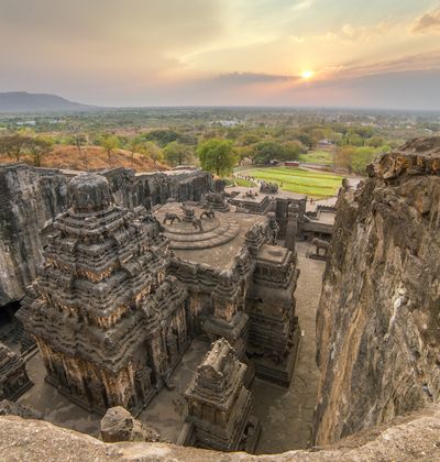 インド 世界遺産 エローラ石窟群 の観光ガイド 台地を掘って作られた世界で最も美しい石窟 おすすめ旅行を探すならトラベルブック Travelbook インド 世界遺産 エローラ石窟群 の観光ガイド 台地を掘って作られた世界で最も美しい石窟 おすすめ旅行を探すならトラベルブック Travelbook