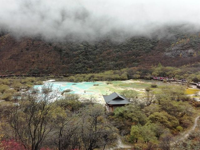 【中国】世界遺産「黄龍風景区」の観光ガイド：この世のものとは思えぬ美しすぎる峡谷 - おすすめ旅行を探すならトラベルブック(TravelBook)