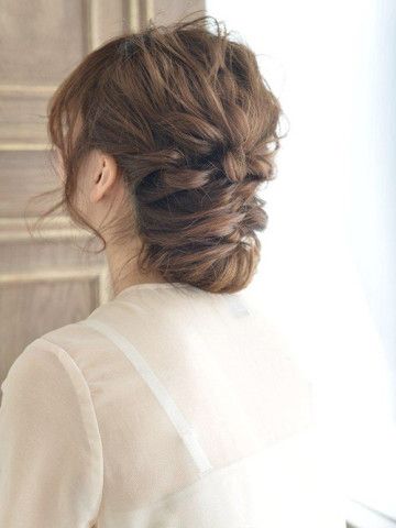 結婚式の髪型 ヘアスタイル 華やかなお呼ばれヘアアレンジ 自分らしい便利な暮らしを トラベルブック Travelbook