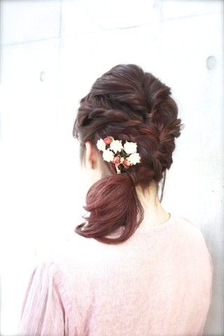 結婚式の髪型 ヘアスタイル 華やかなお呼ばれヘアアレンジ 自分らしい便利な暮らしを トラベルブック Travelbook