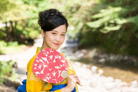 浴衣に似合う髪型 へアスタイル 夏の思い出に色っぽさと可愛さを トラブルブック