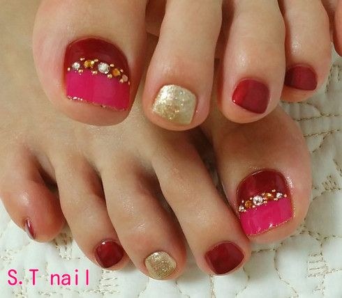 人気no 1 赤色フットネイルのおすすめデザイン トラブルブック
