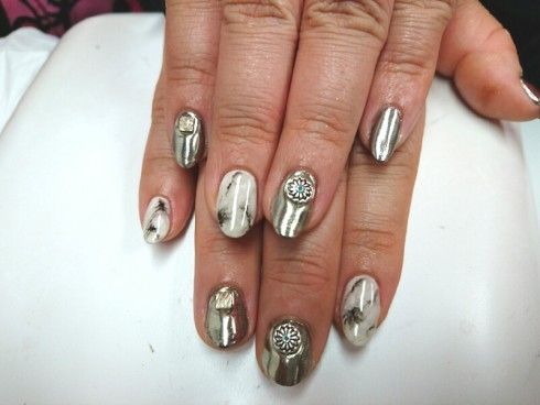 大理石ネイルのおすすめデザイン 高級感のある上品な指先に 自分らしい便利な暮らしを トラベルブック Travelbook