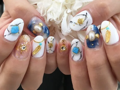 大理石ネイルのおすすめデザイン 高級感のある上品な指先に 自分らしい便利な暮らしを トラベルブック Travelbook