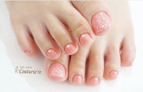 春になったら裸足になろう おすすめフットネイル 自分らしい便利な暮らしを トラベルブック Travelbook