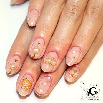 きらきらビジューネイルのおすすめデザインまとめ おすすめ旅行を探すならトラベルブック女子旅