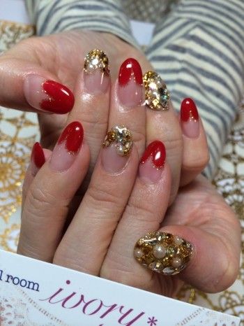 指先を美しく見せる赤ネイルのおすすめデザインまとめ 自分らしい便利な暮らしを トラベルブック Travelbook