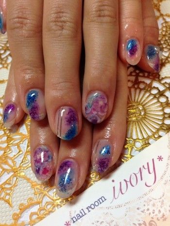 年中使えるクリアネイルのおすすめデザイン 透明感溢れる指先に 自分らしい便利な暮らしを トラベルブック Travelbook