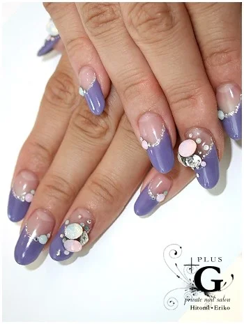 紫のおすすめネイル 上品な大人の女性を目指したい人必見 自分らしい便利な暮らしを トラベルブック Travelbook