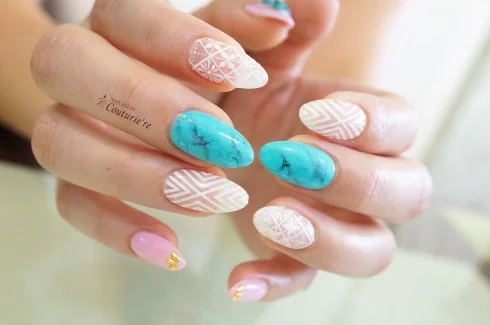 年中使えるクリアネイルのおすすめデザイン 透明感溢れる指先に 自分らしい便利な暮らしを トラベルブック Travelbook