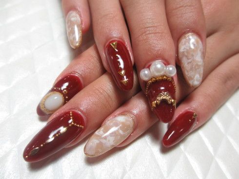 ボルドーネイルおすすめデザインまとめ 女性らしい指先に 自分らしい便利な暮らしを トラベルブック Travelbook