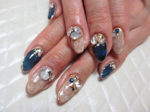 大人可愛いマーブルネイルのおすすめデザイン トラブルブック