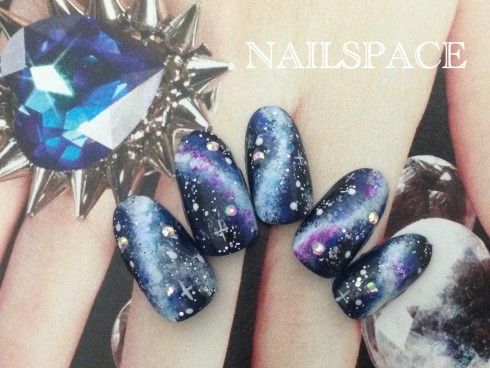 神秘的でキレイな宇宙ネイル おすすめデザインはコレ トラブルブック 神秘的でキレイな宇宙ネイル おすすめデザインはコレ トラブルブック