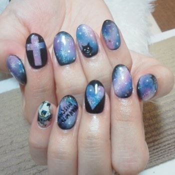 神秘的でキレイな宇宙ネイル おすすめデザインはコレ 自分らしい便利な暮らしを トラベルブック Travelbook