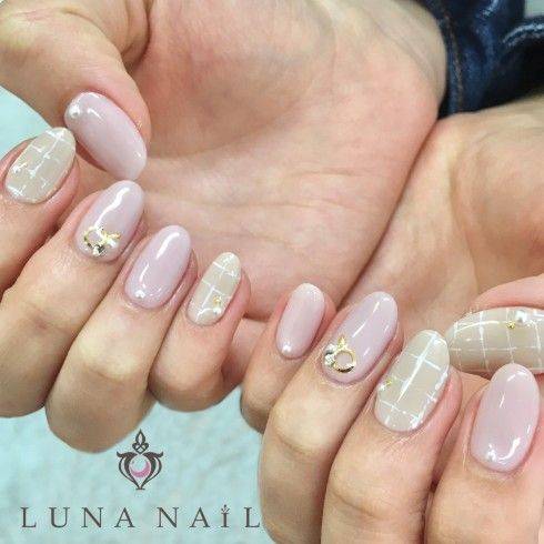 トレンドのチェック柄ネイルで指先オシャレ おすすめデザイン おすすめ旅行を探すならトラベルブック女子旅