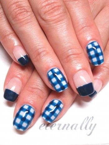 深みのあるネイビーネイルの大人可愛いデザイン おすすめ旅行を探すならトラベルブック女子旅