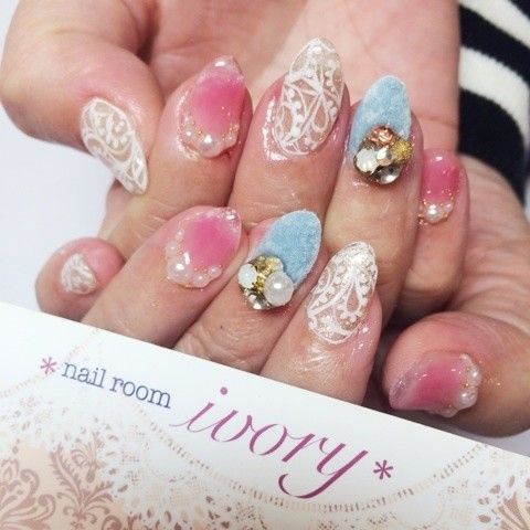 ベルベットネイルのおすすめデザイン ふんわりモコモコ質感がおしゃれ トラブルブック