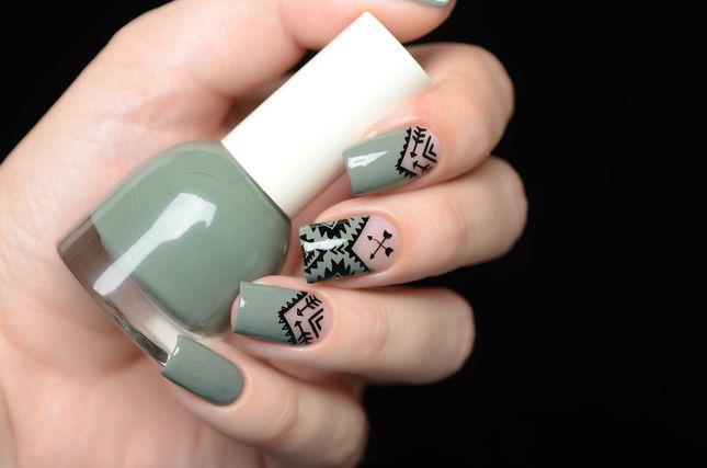 秋冬のおすすめカラー カーキのおしゃれネイルまとめ 自分らしい便利な暮らしを トラベルブック Travelbook